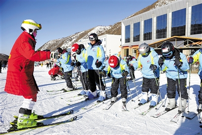 促进冬奥教育进入中小学，北京将加大冰雪教师培养培训