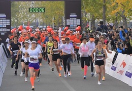 2018北京女子半程马拉松赛北京园博园鸣枪开跑